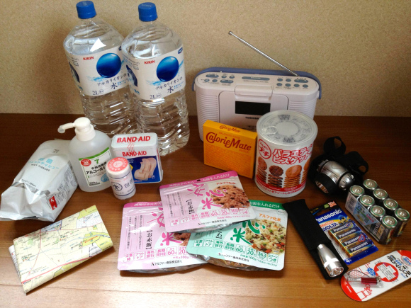【RocketNews24】How to survive an earthquake (or zombie outbreak)- Expert advice and items to prepare